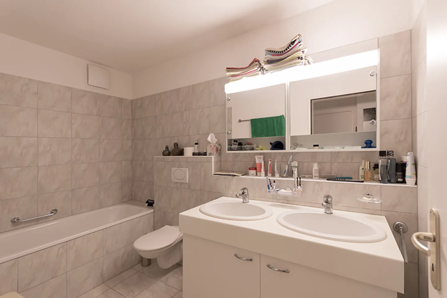 Apartment for rent - Photo 3 of 6