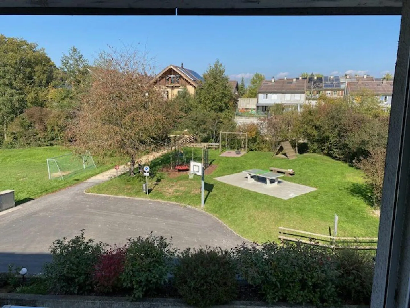 Appartement en duplex de 4,5 pièces avec caractère de maison individuelle - Photo 10 sur 27