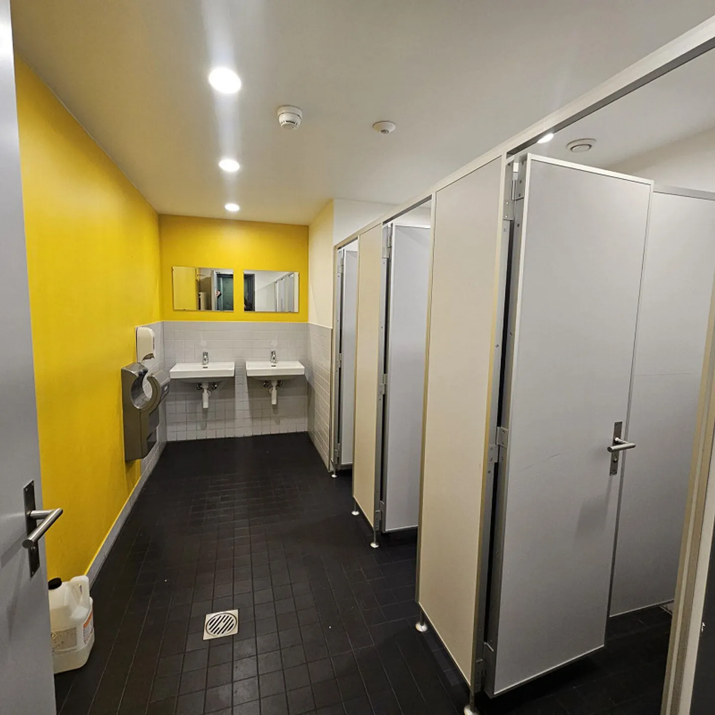 Spazio gastronomico attraente alla stazione di Schaffhausen – Innovativo K... - Foto 6 di 12