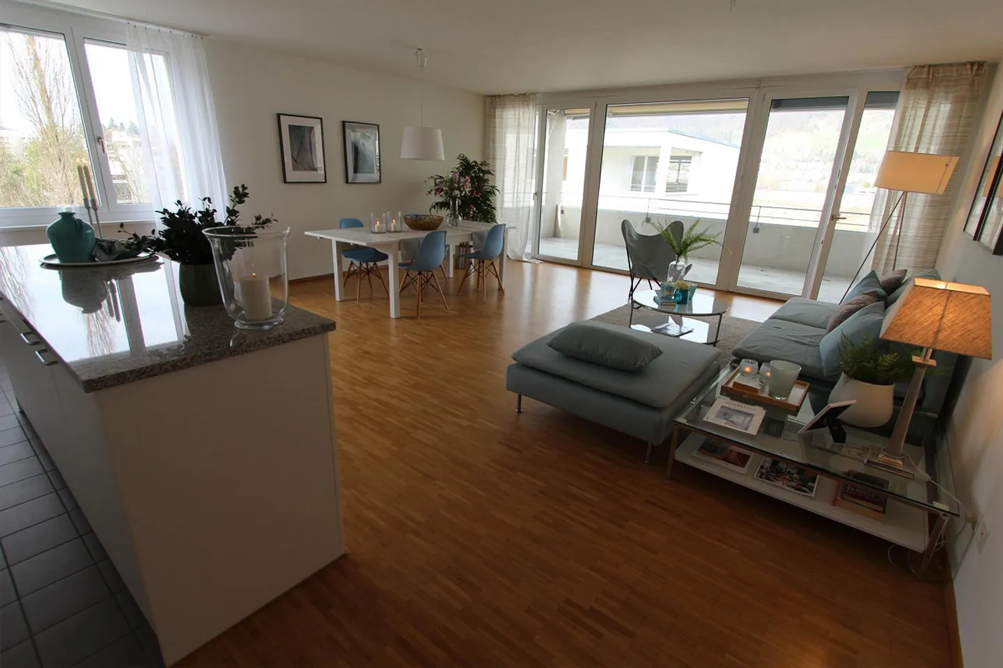 Modernes Apartment mit Balkon - Foto 3 von 9