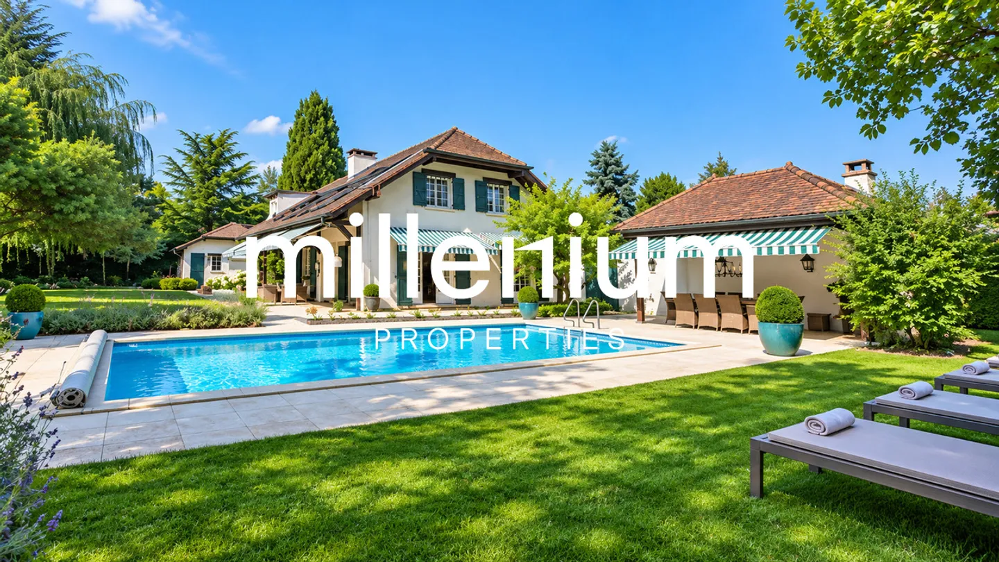 Klassisches Haus mit Pool im Herzen eines schönen Gartens - Foto 1 von 20