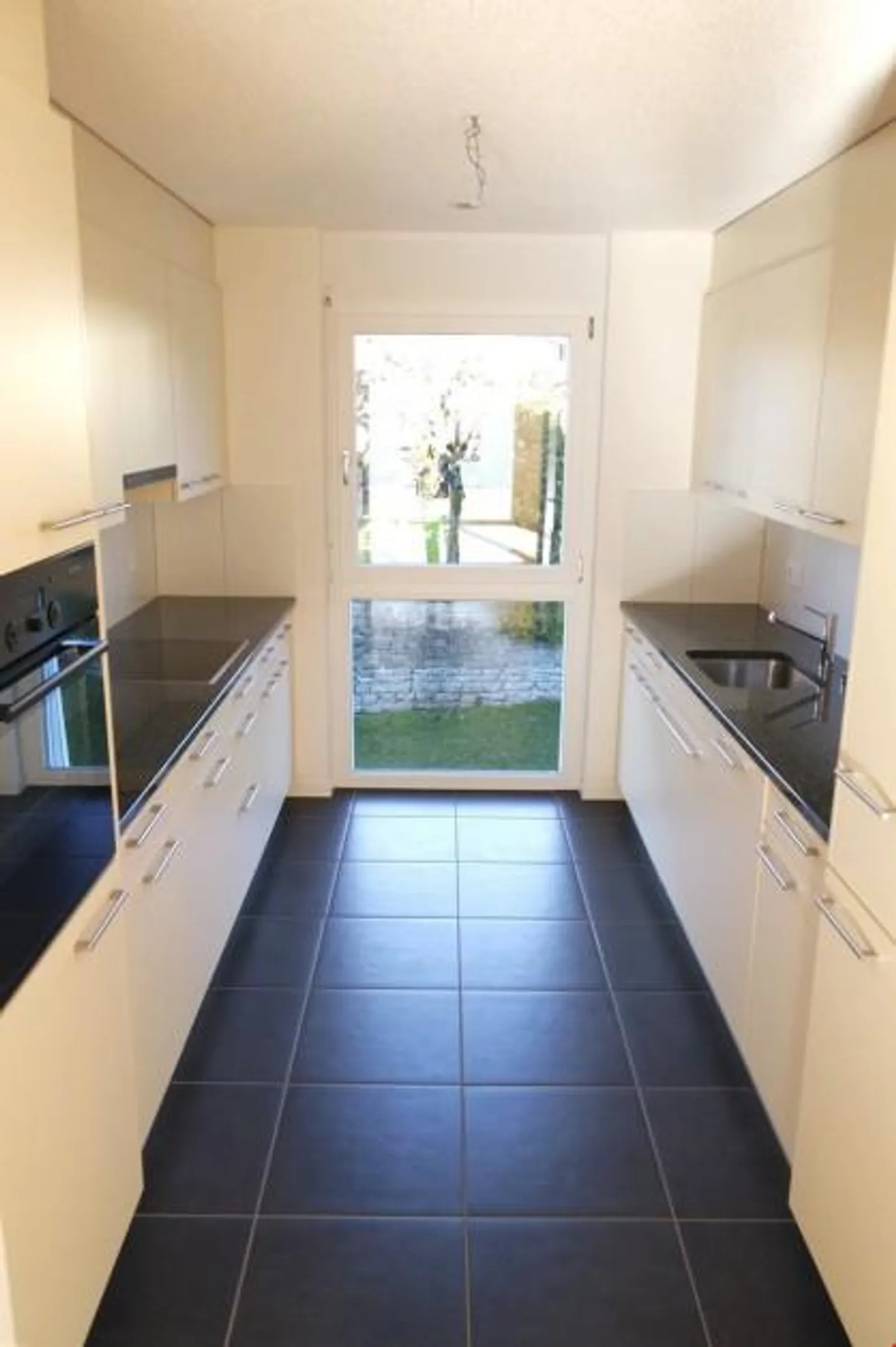 Appartamento accogliente di 3,5 stanze con patio - Foto 2 di 6