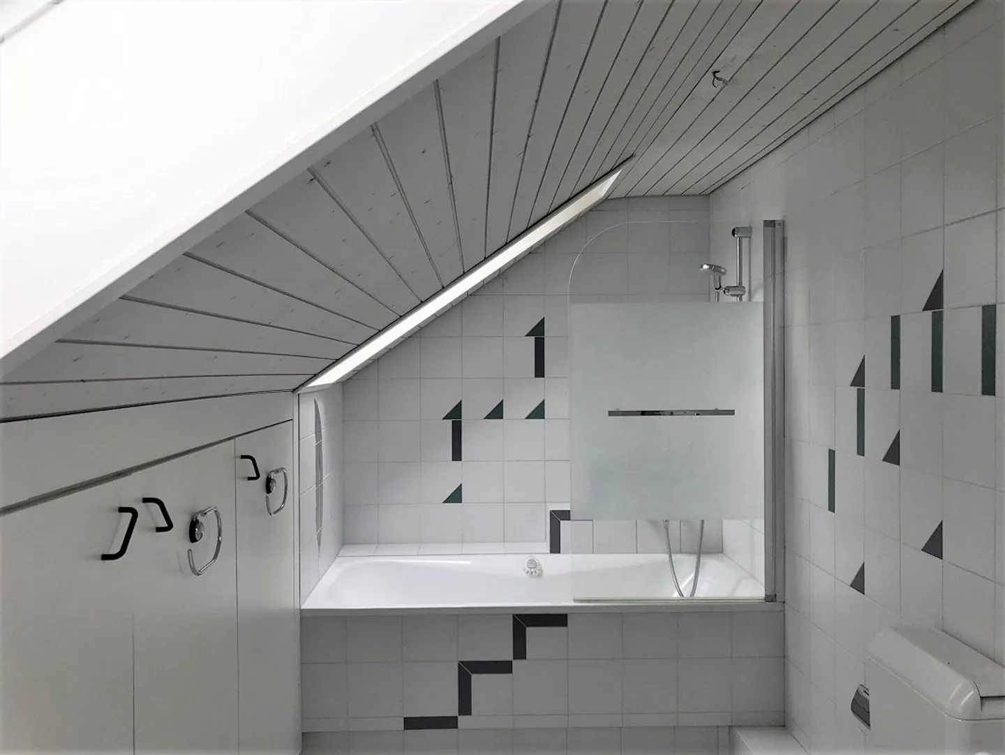 Cozy Attic Apartment - Photo 2 of 10