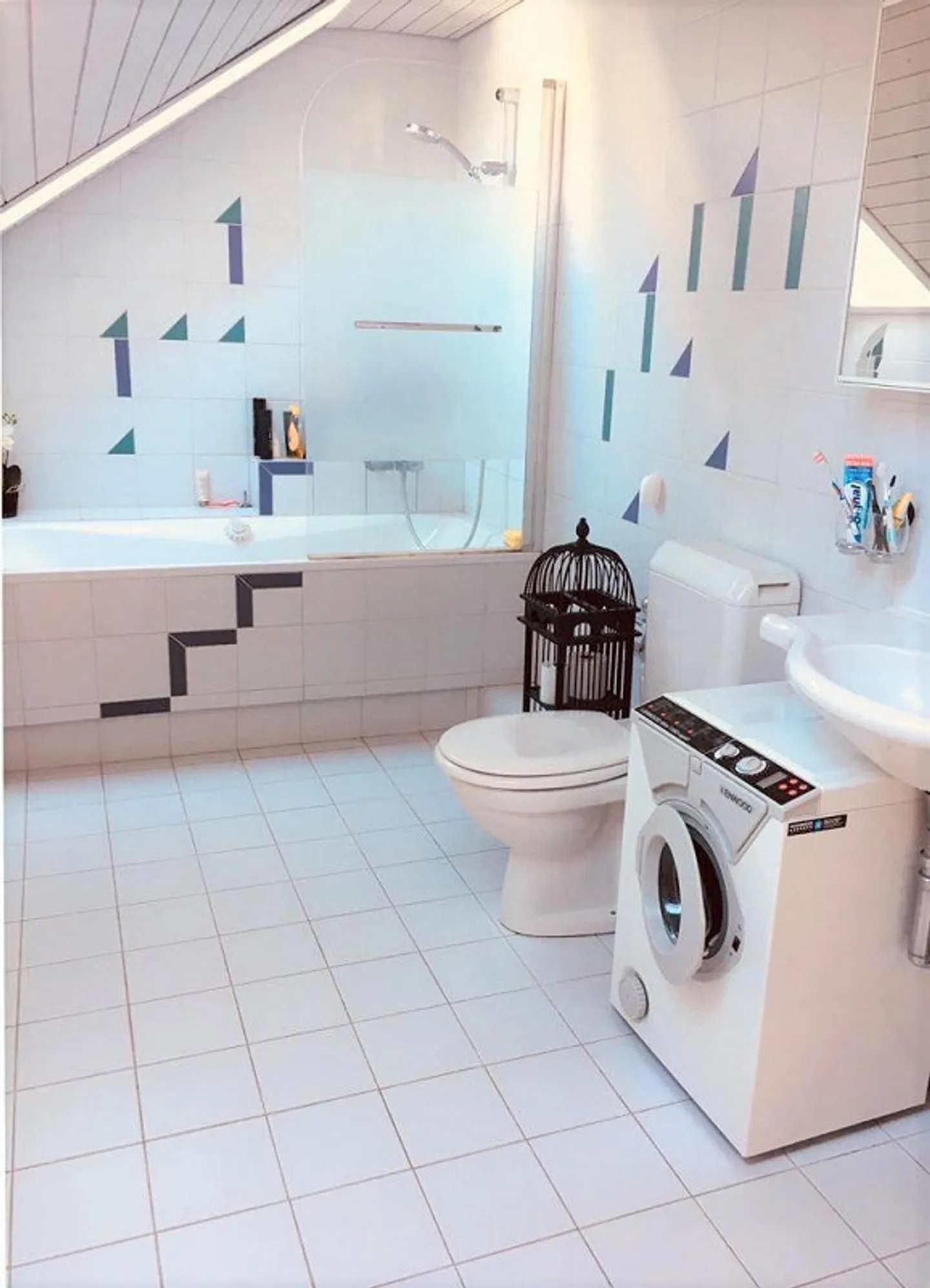 Cozy Attic Apartment - Photo 3 of 10