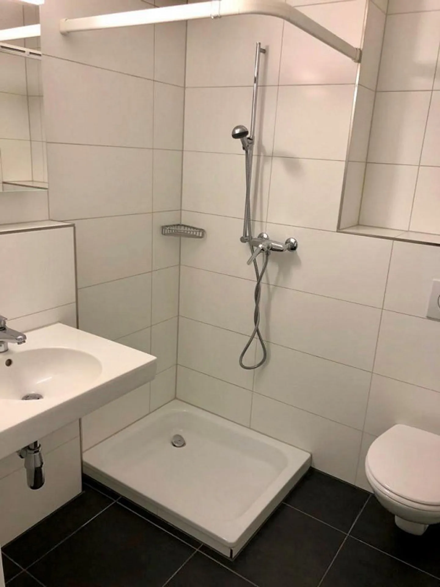 Appartamento accogliente di 3,5 stanze con patio - Foto 5 di 6