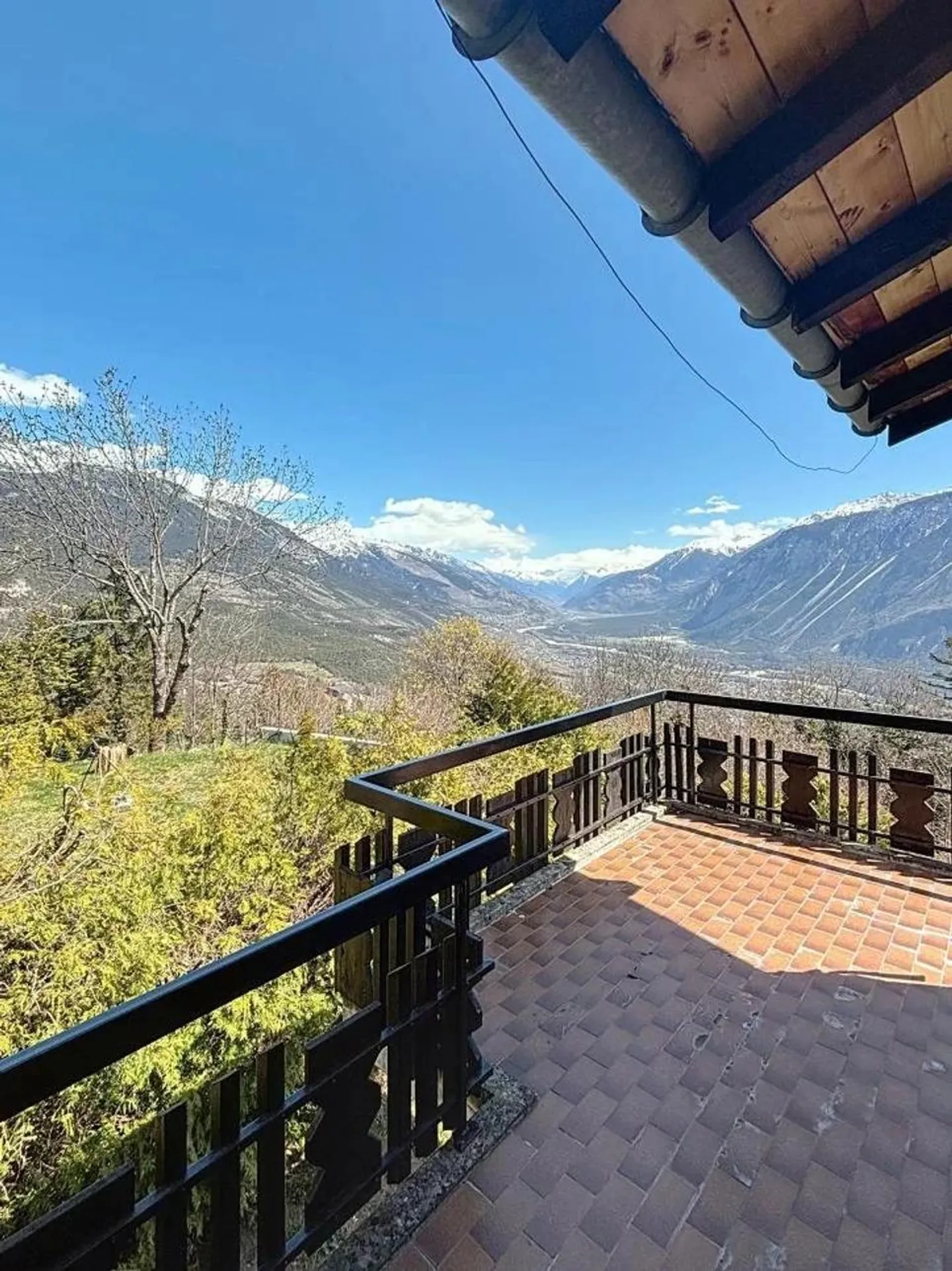 Chalet semi-indipendente affascinante con vista e sole eccezionali - Foto 6 di 13