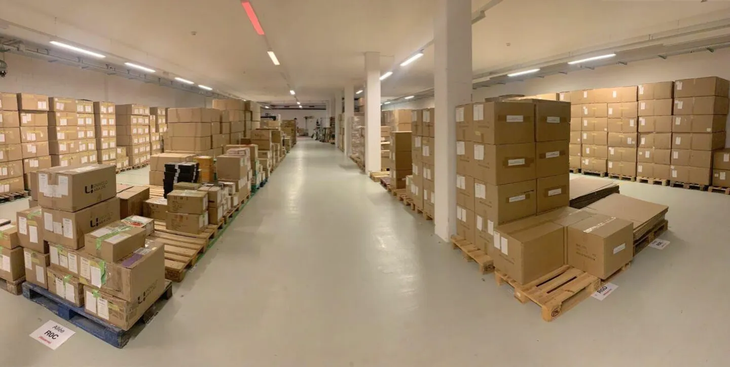 Rental property in Vaud, offices, workshop and storage space of 2700 m2 in Cheseaux - Photo 6 of 7