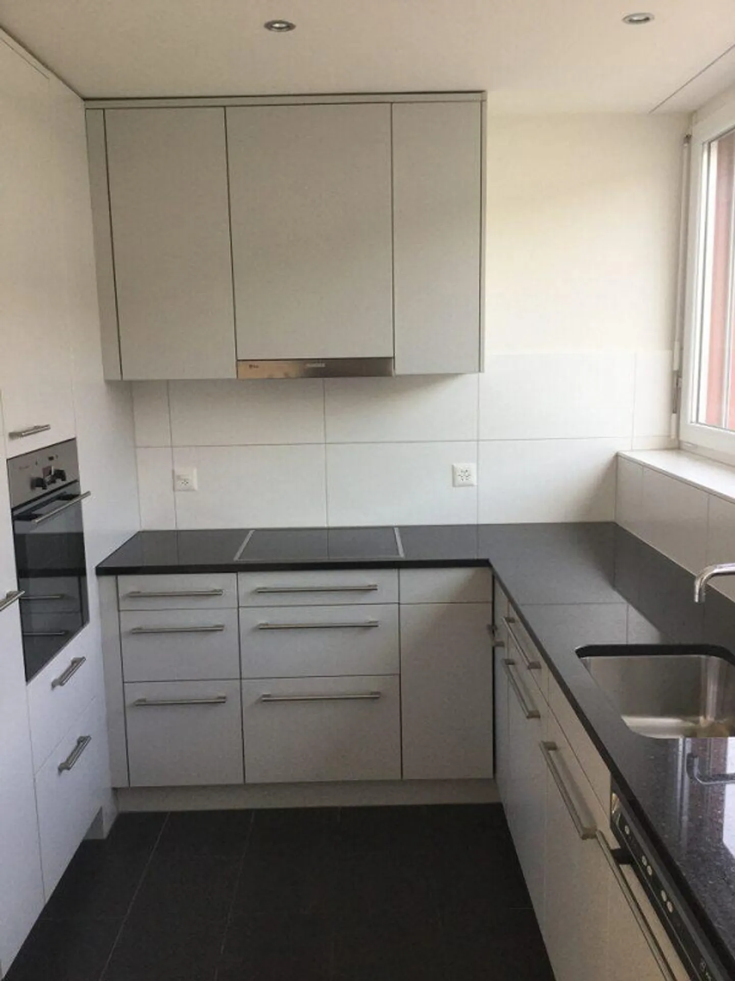 Belle maisonette de 4,5 pièces dans un emplacement central. - Photo 2 sur 4