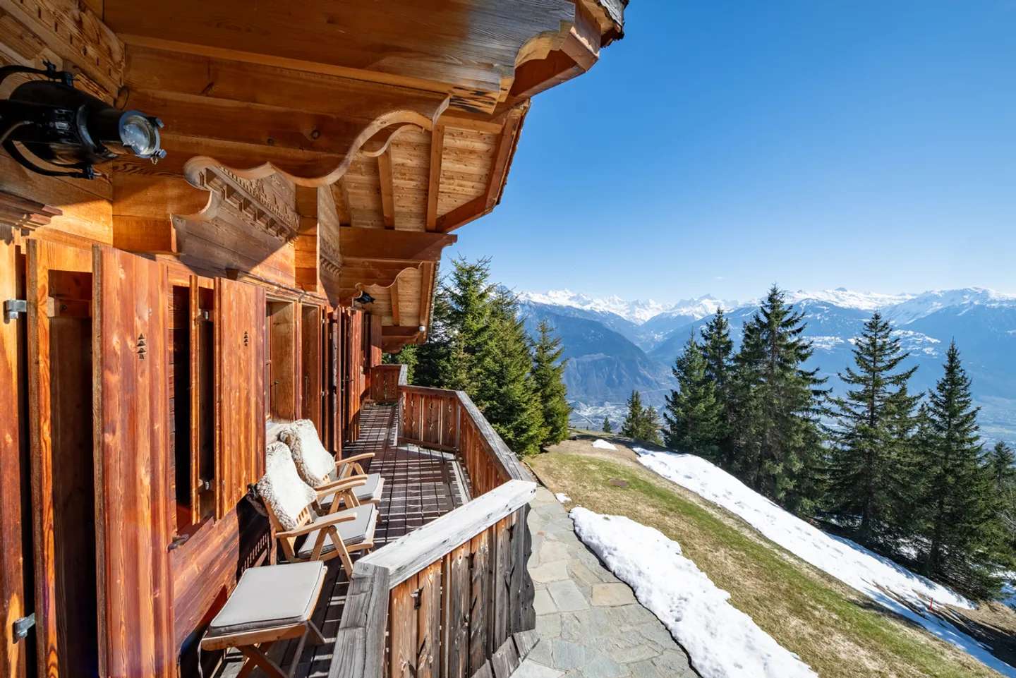 Wunderschönes Chalet mit 6,5 Zimmern in Crans-Montana - Foto 11 von 14