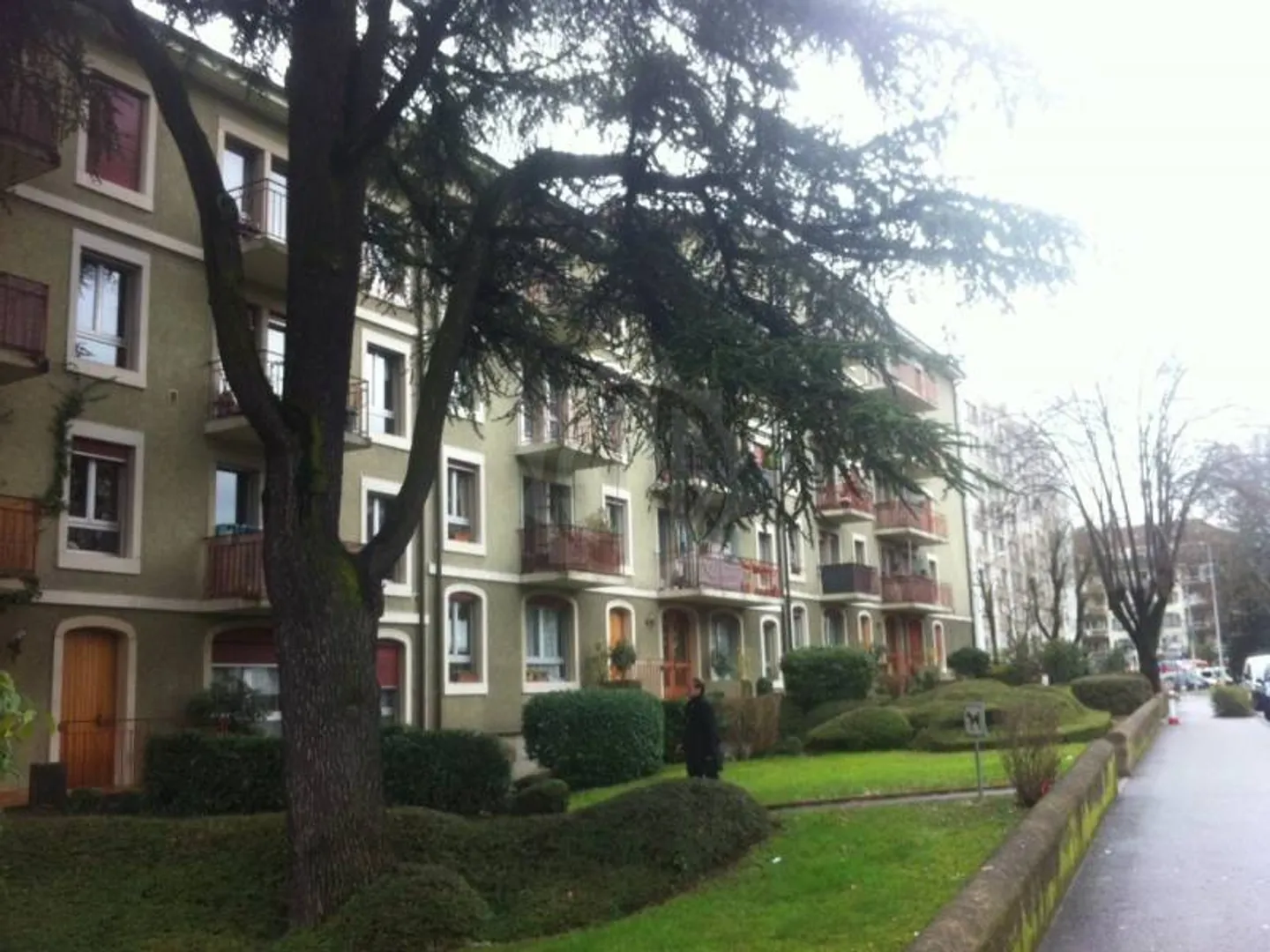 Großlager - Carouge - Foto 1 von 1