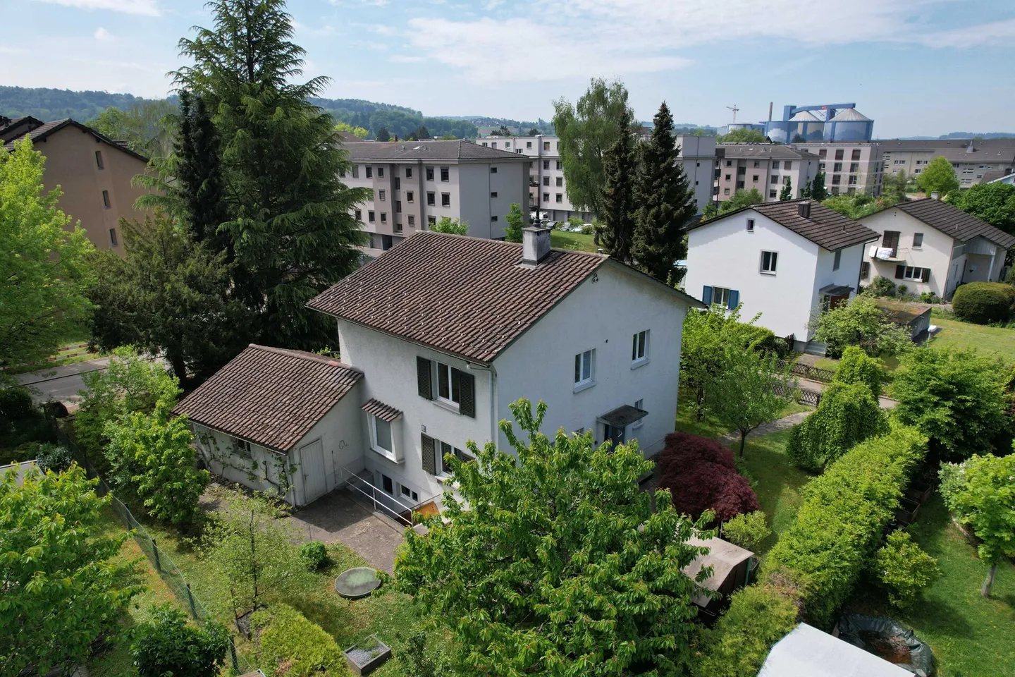 Idylle résidentielle avec paradis de jardin et haute qualité de vie - Photo 2 sur 17