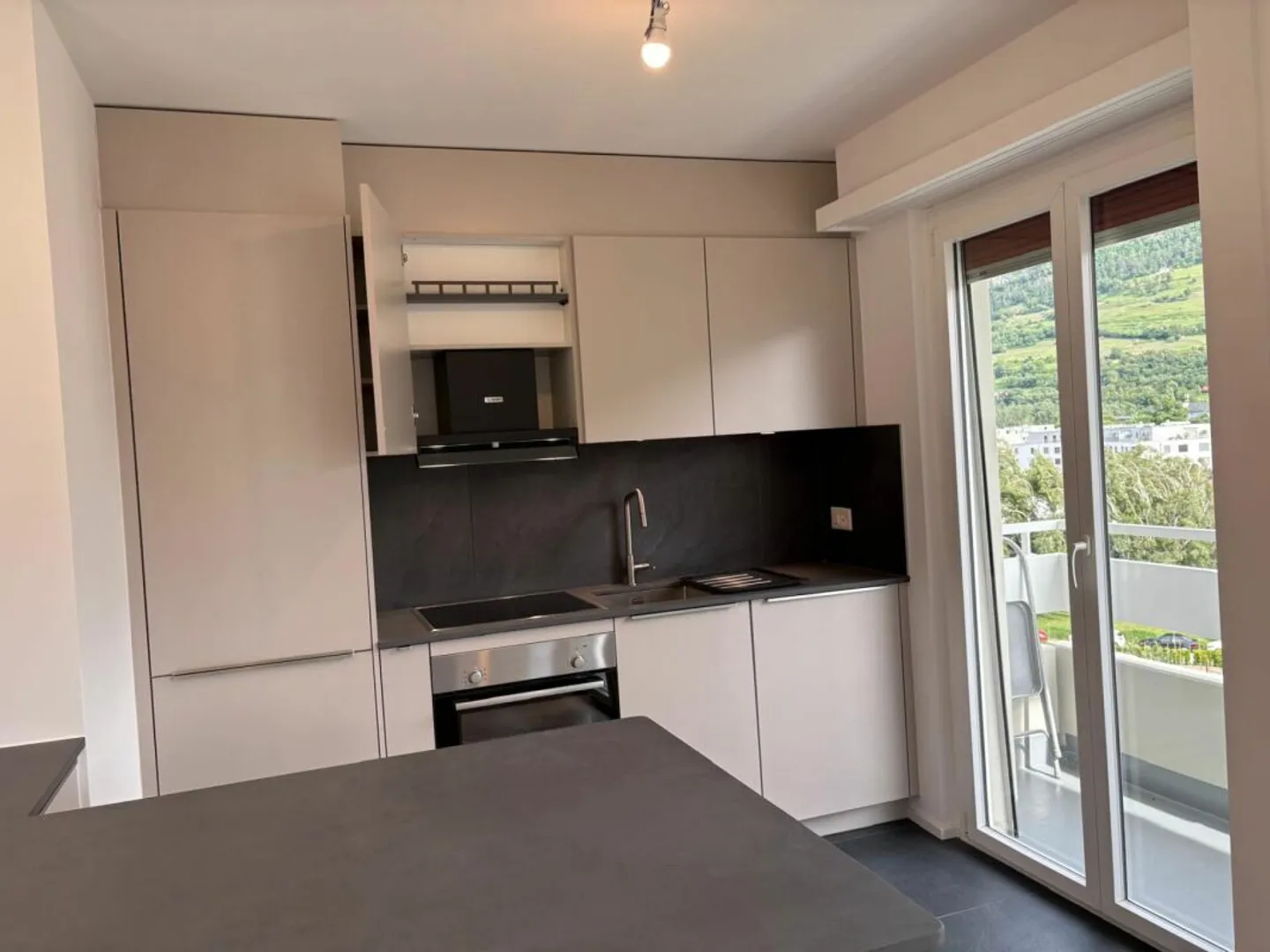 Neu in Sion: Schönes 4,5-Zimmer komplett renoviert - Foto 3 von 12