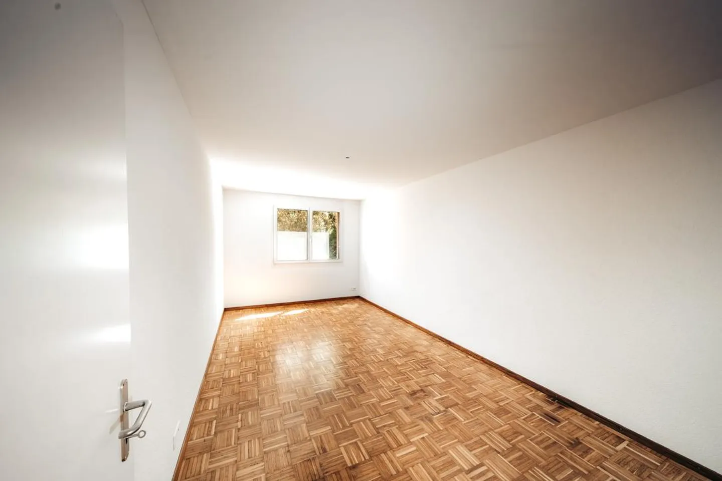 Appartement de jardin moderne 3,5 pièces avec espace de vie couvert à Eglisau - Photo 11 sur 24