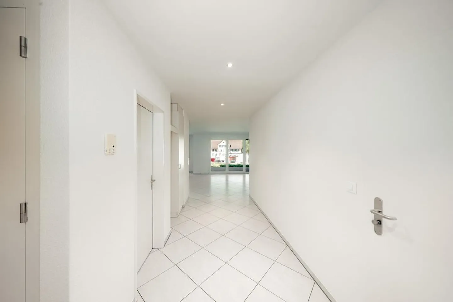 Appartement de jardin moderne 3,5 pièces avec espace de vie couvert à Eglisau - Photo 12 sur 24