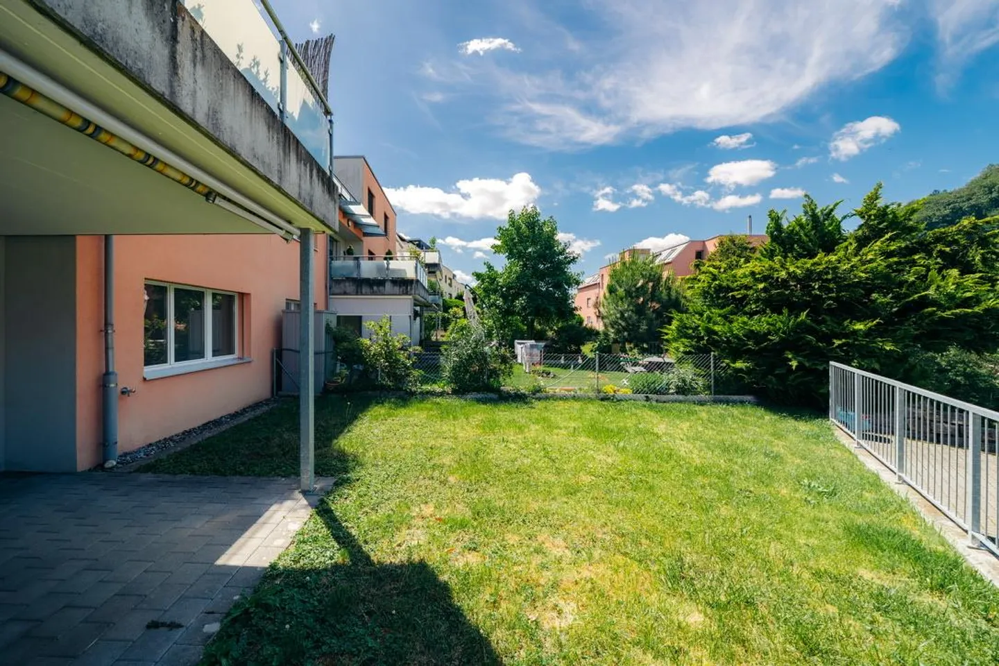 Appartement de jardin moderne 3,5 pièces avec espace de vie couvert à Eglisau - Photo 18 sur 24