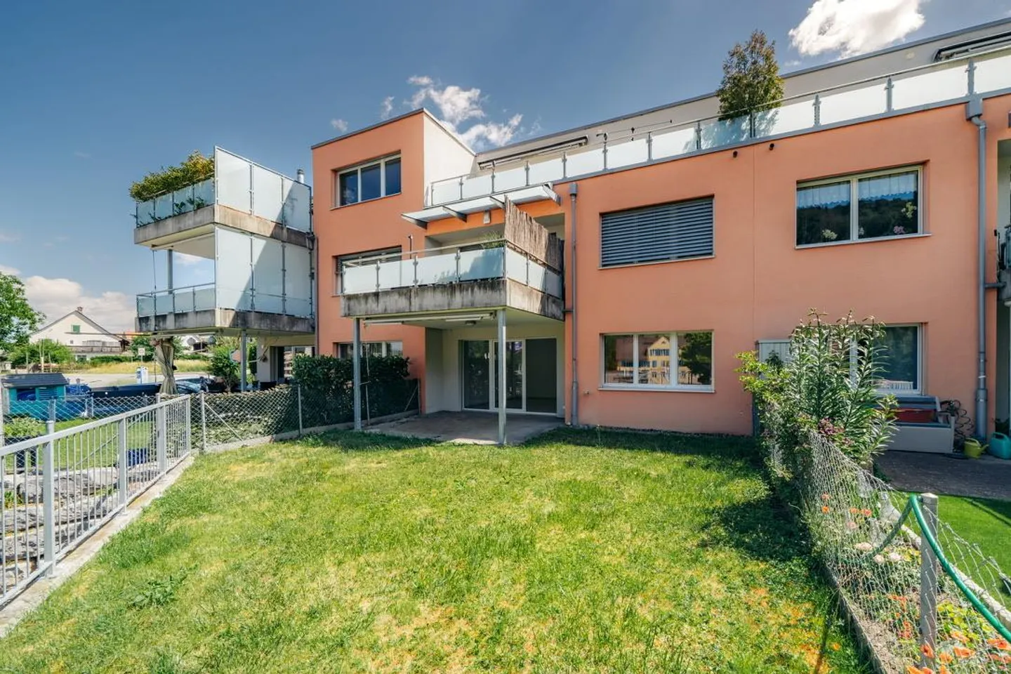 Appartement de jardin moderne 3,5 pièces avec espace de vie couvert à Eglisau - Photo 19 sur 24