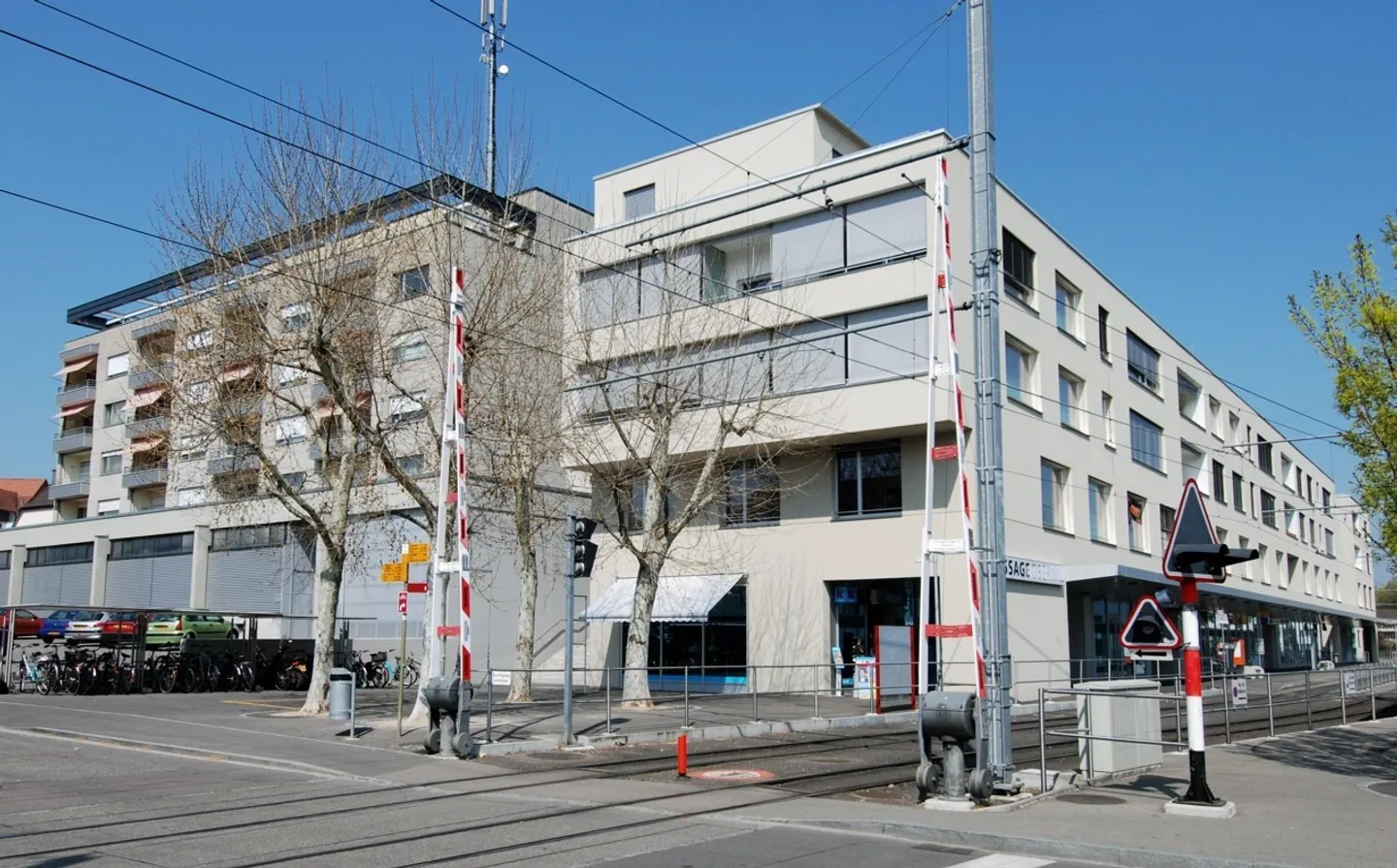 Posti auto in affitto - Foto 2 di 2