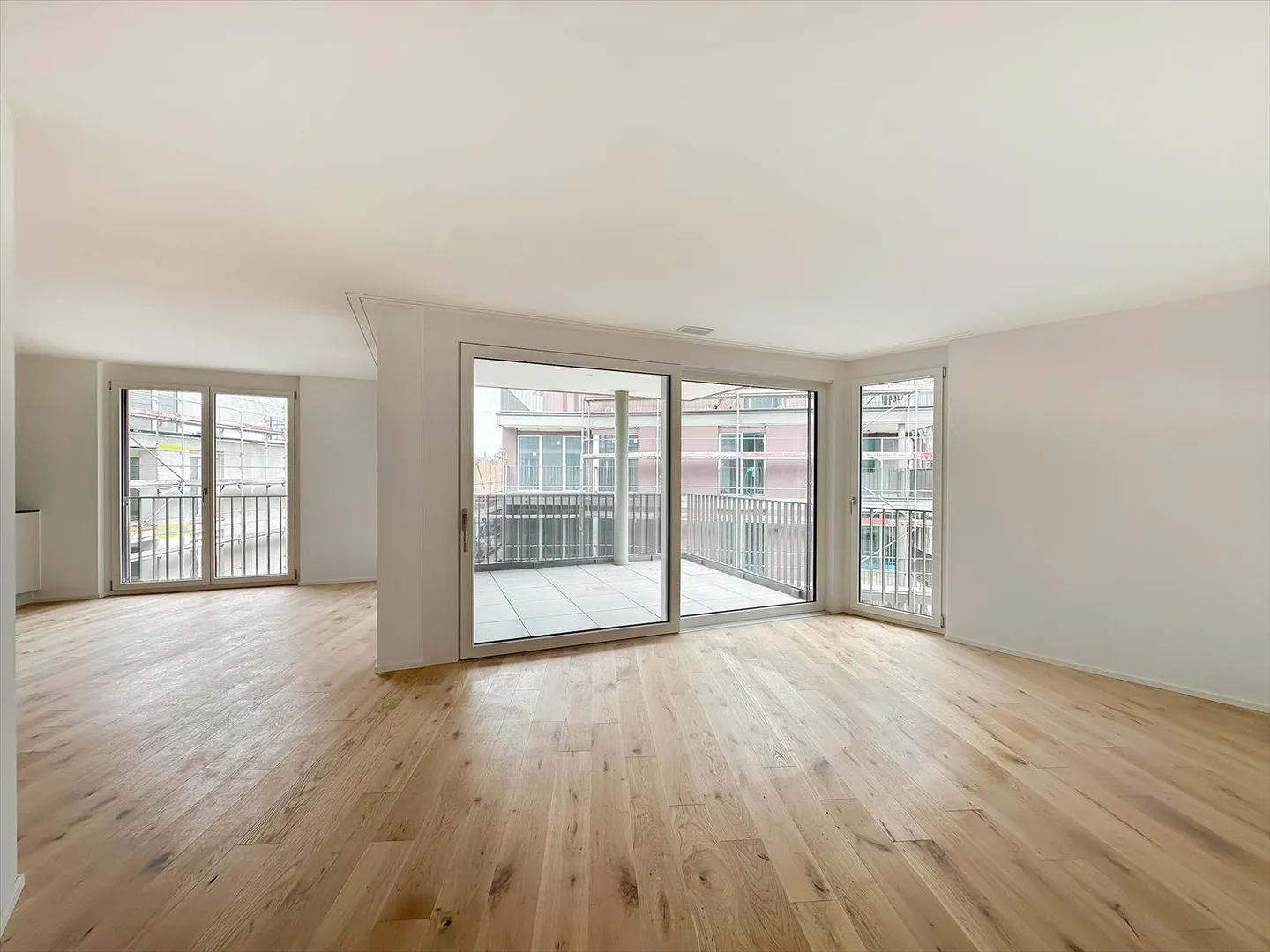 Apartment for rent - Photo 2 of 7