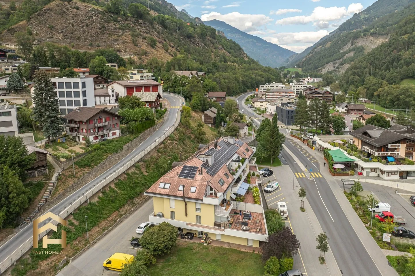 Attractive 2.5-room apartment with garden seating area in a central location - Photo 6 of 8