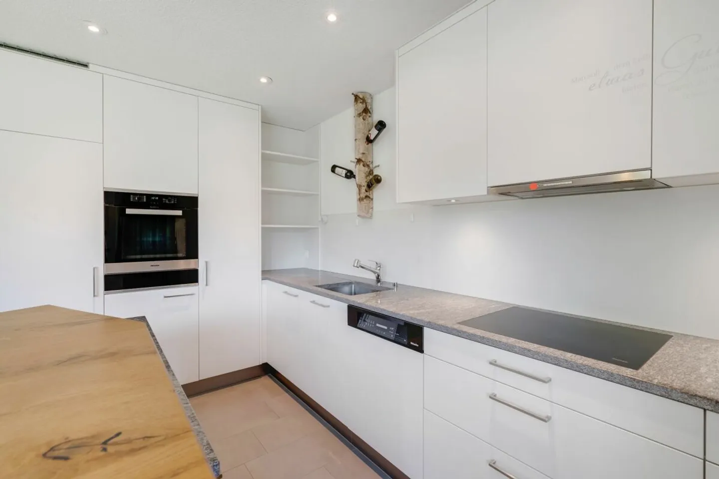 Charming Garden Apartment - Photo 9 of 17