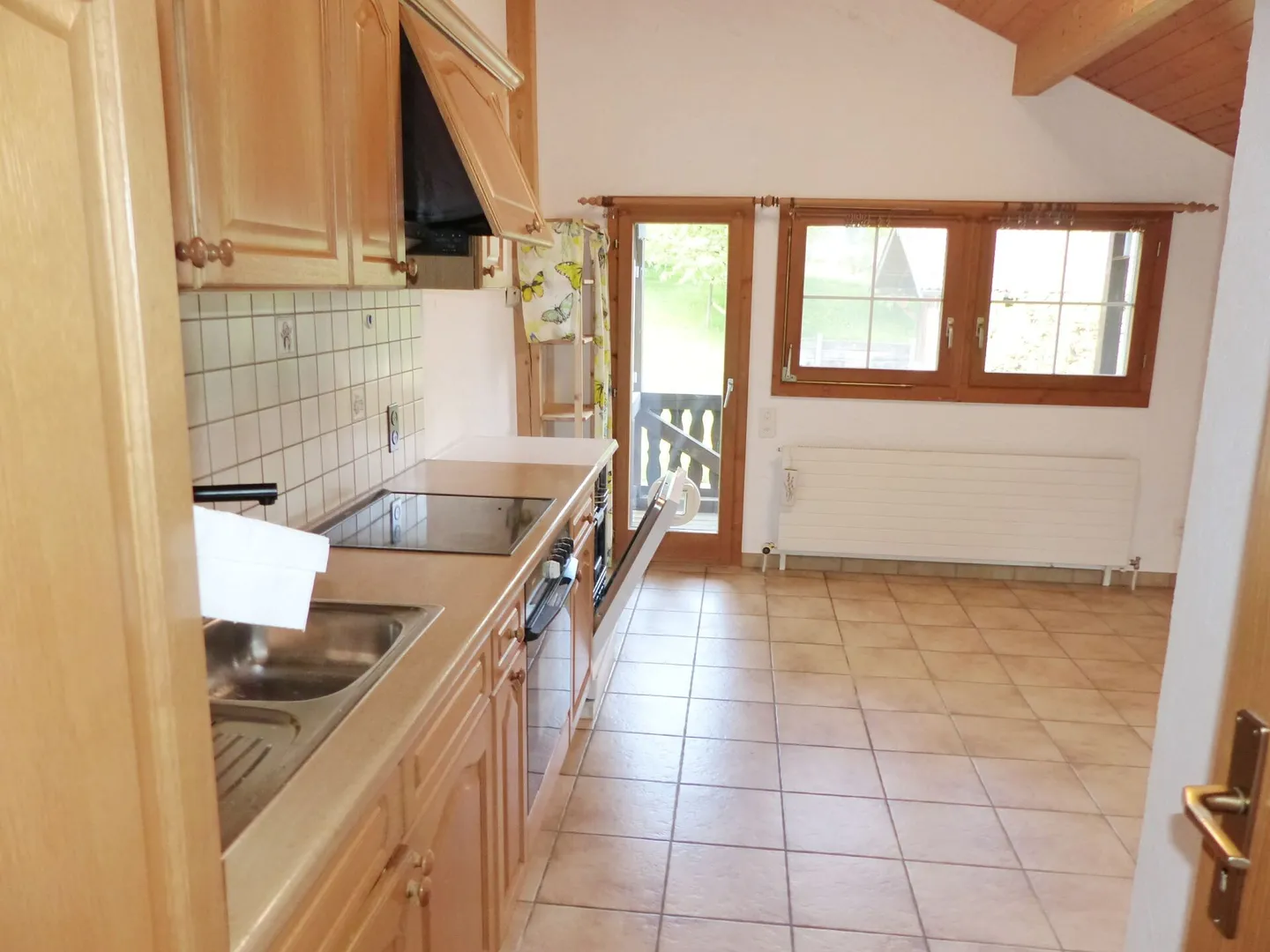 Great 3 Room Apartment for Rent - Photo 4 of 10