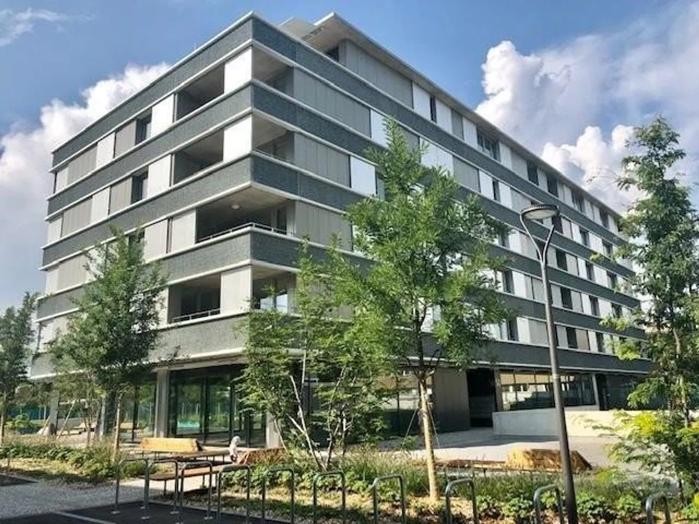 Cherchez-vous un logement où il fait bon vivre avec parking ? - Photo 1 sur 11