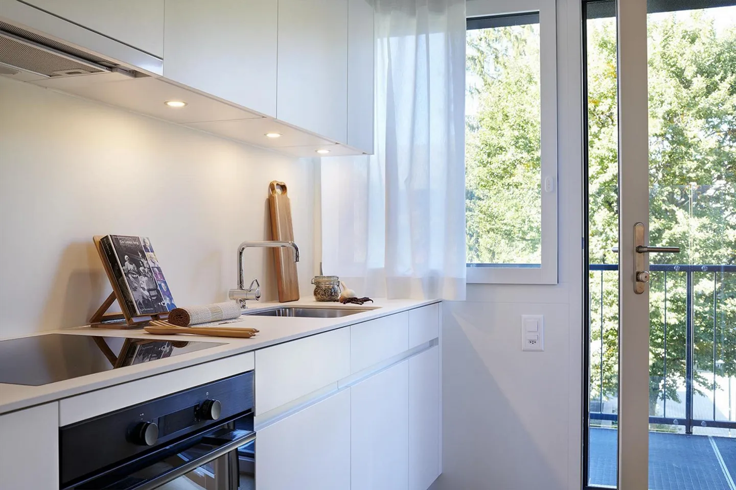 Grosszügige und moderne 2.5-Zimmerwohnung mit eigenem Waschturm - Foto 2 von 7