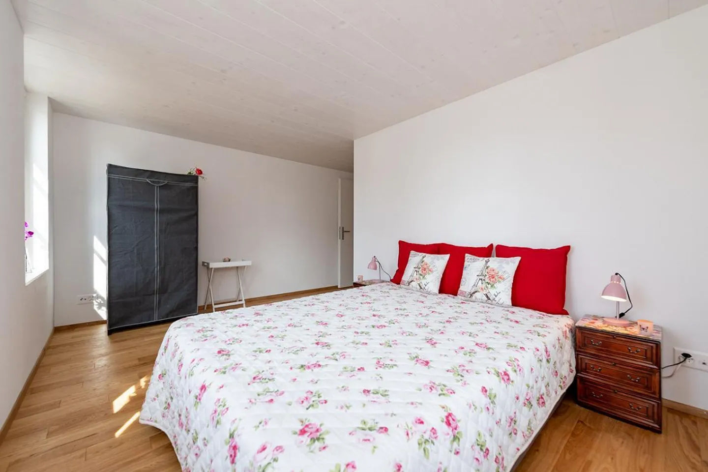 Grosszügige und moderne 2.5-Zimmerwohnung mit eigenem Waschturm - Foto 5 von 7