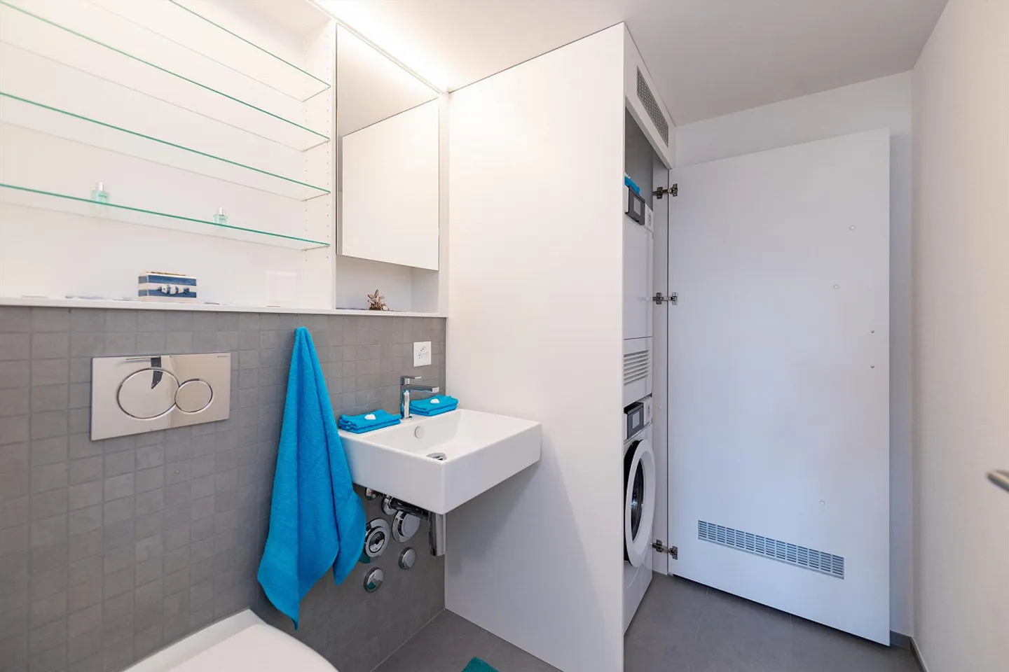 Grosszügige und moderne 2.5-Zimmerwohnung mit eigenem Waschturm - Foto 7 von 7