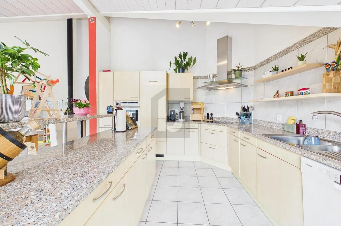 Geräumiges Penthouse mit Balkonen - Foto 3 von 6