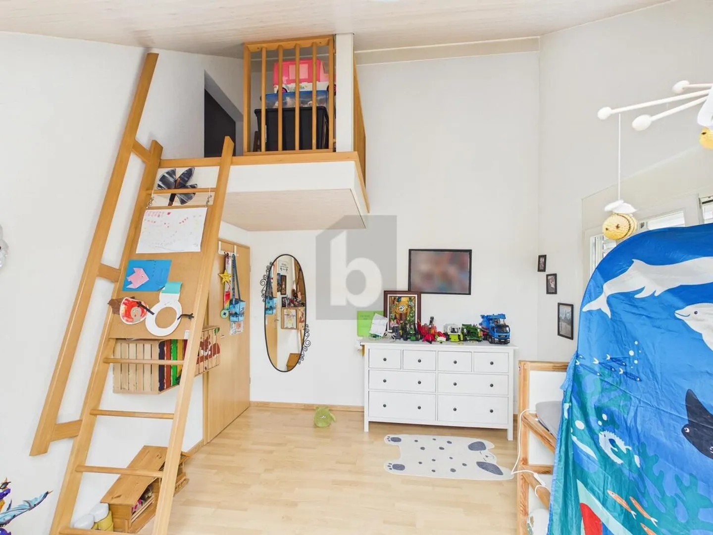 Geräumiges Penthouse mit Balkonen - Foto 5 von 6