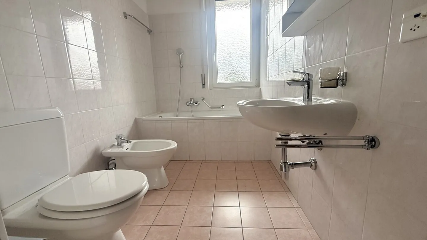 Modernes 2.5-Zimmer-Apartment in Chiasso - Foto 6 von 8