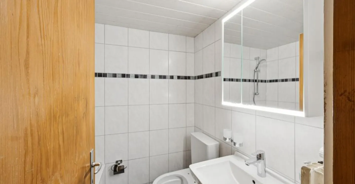 Freshly renovated modern apartment for rent - Photo 5 of 7