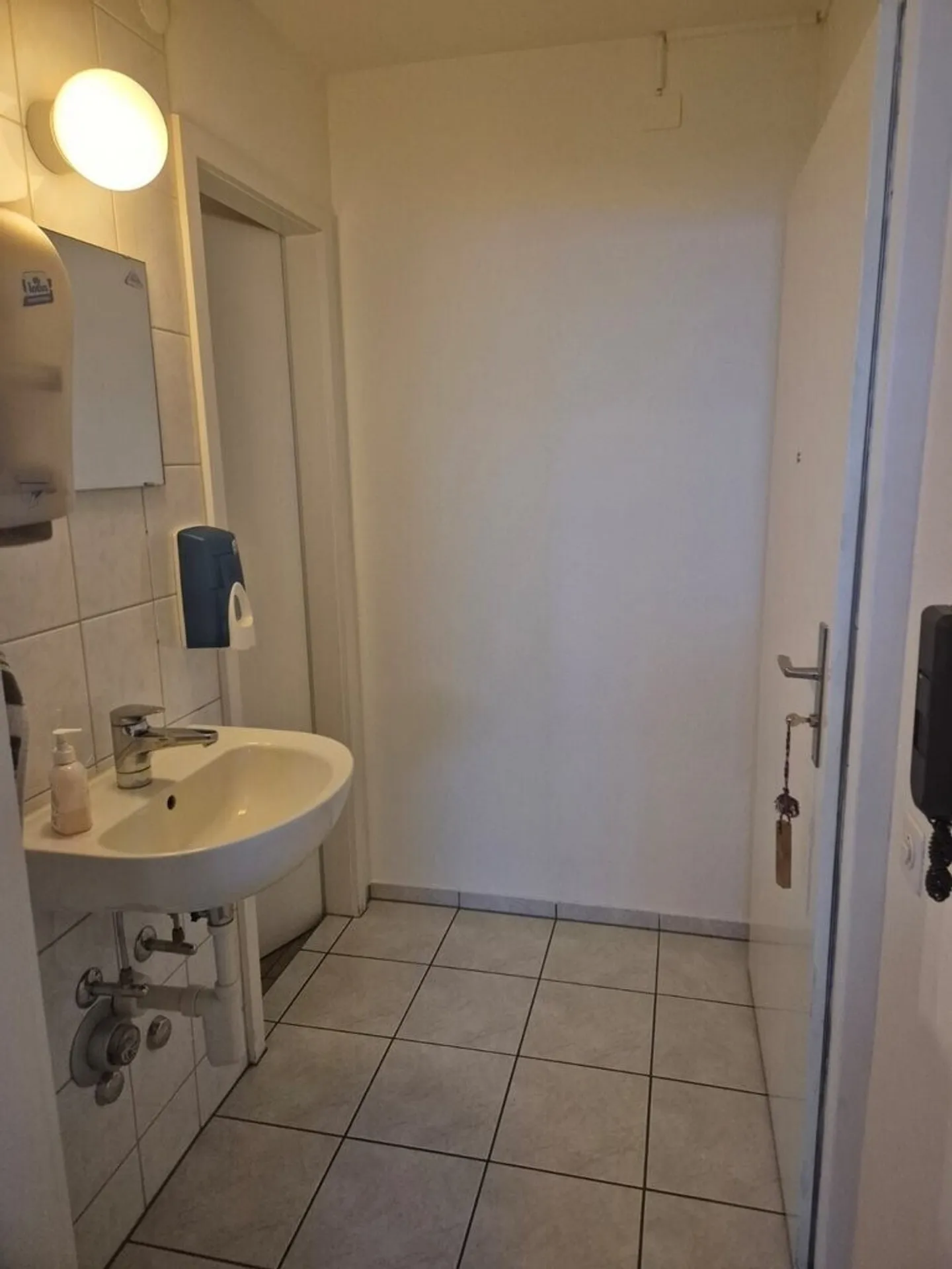 Espace de studio ou de bureau (83 m2) au Neubad - Photo 8 sur 9
