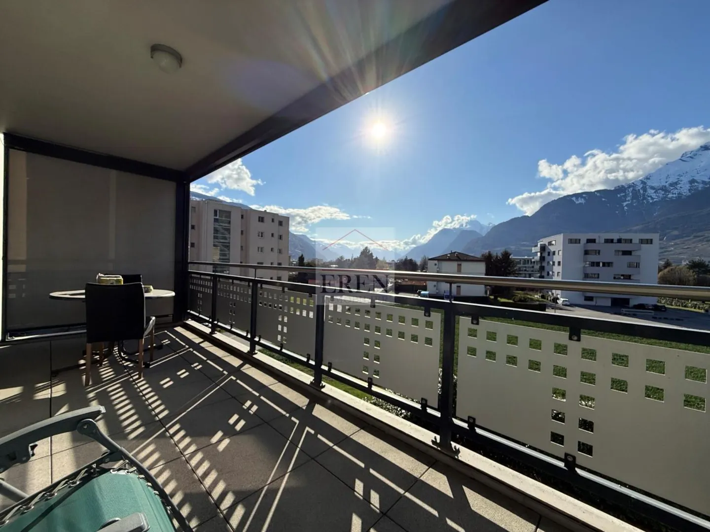 Appartement Charmant avec Terrasse - Photo 1 sur 13