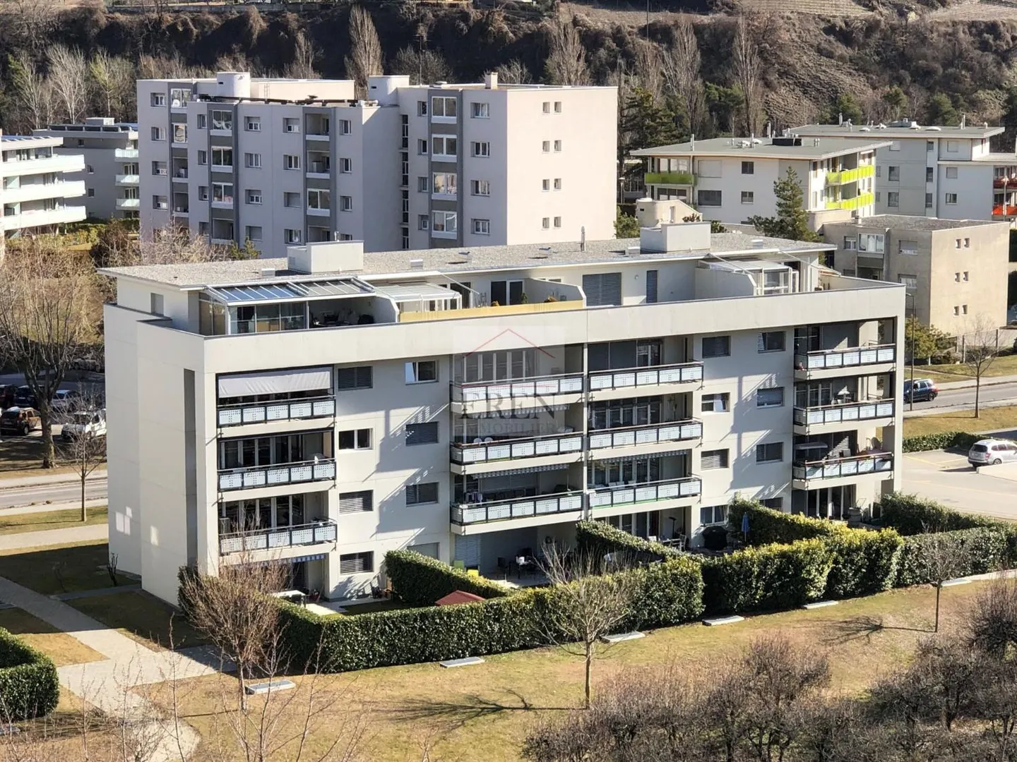 Appartement Charmant avec Terrasse - Photo 12 sur 13