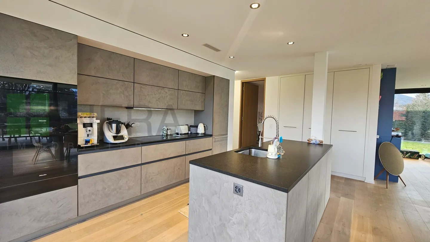 Außergewöhnliche Gartenwohnung von 170 m² in einer zeitgenössischen Residenz - Foto 5 von 13