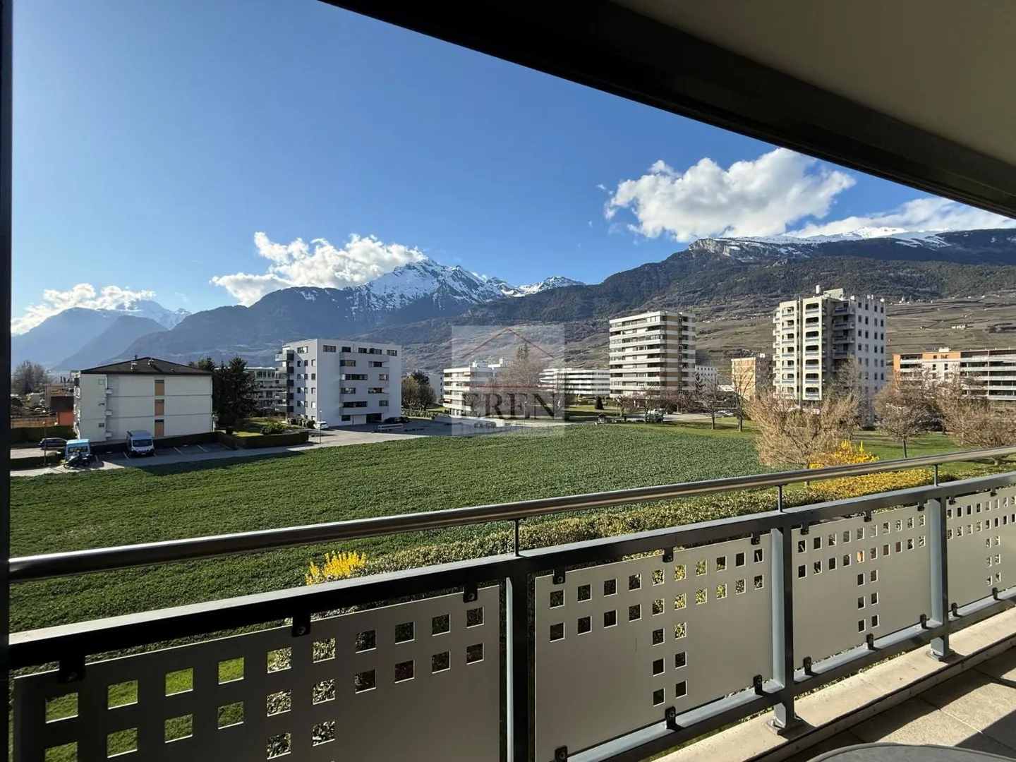 Appartement Charmant avec Terrasse - Photo 10 sur 13