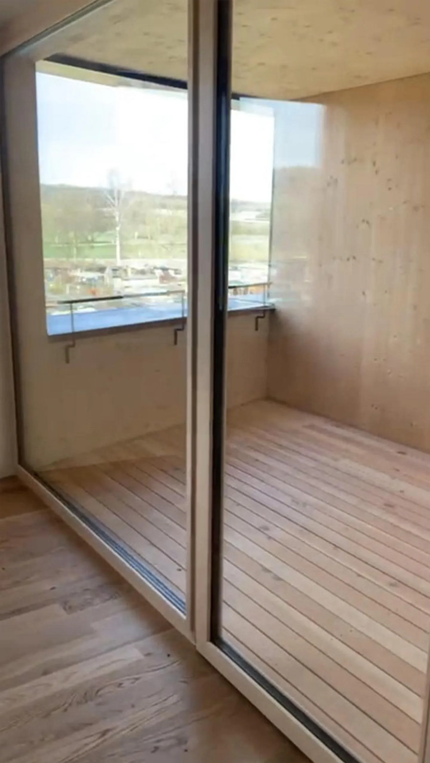 Appartement loft lumineux de 2 pièces avec balcon - Photo 1 sur 10