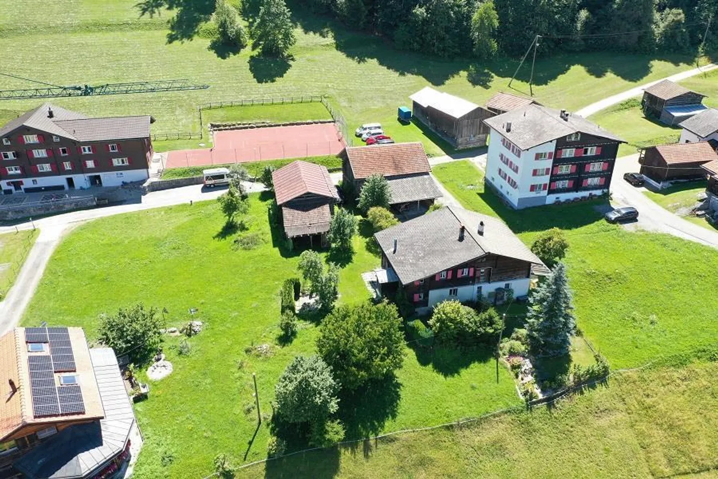 Flond - Maison résidentielle de 5,5 pièces (résidence principale ou secondaire) - Photo 1 sur 4