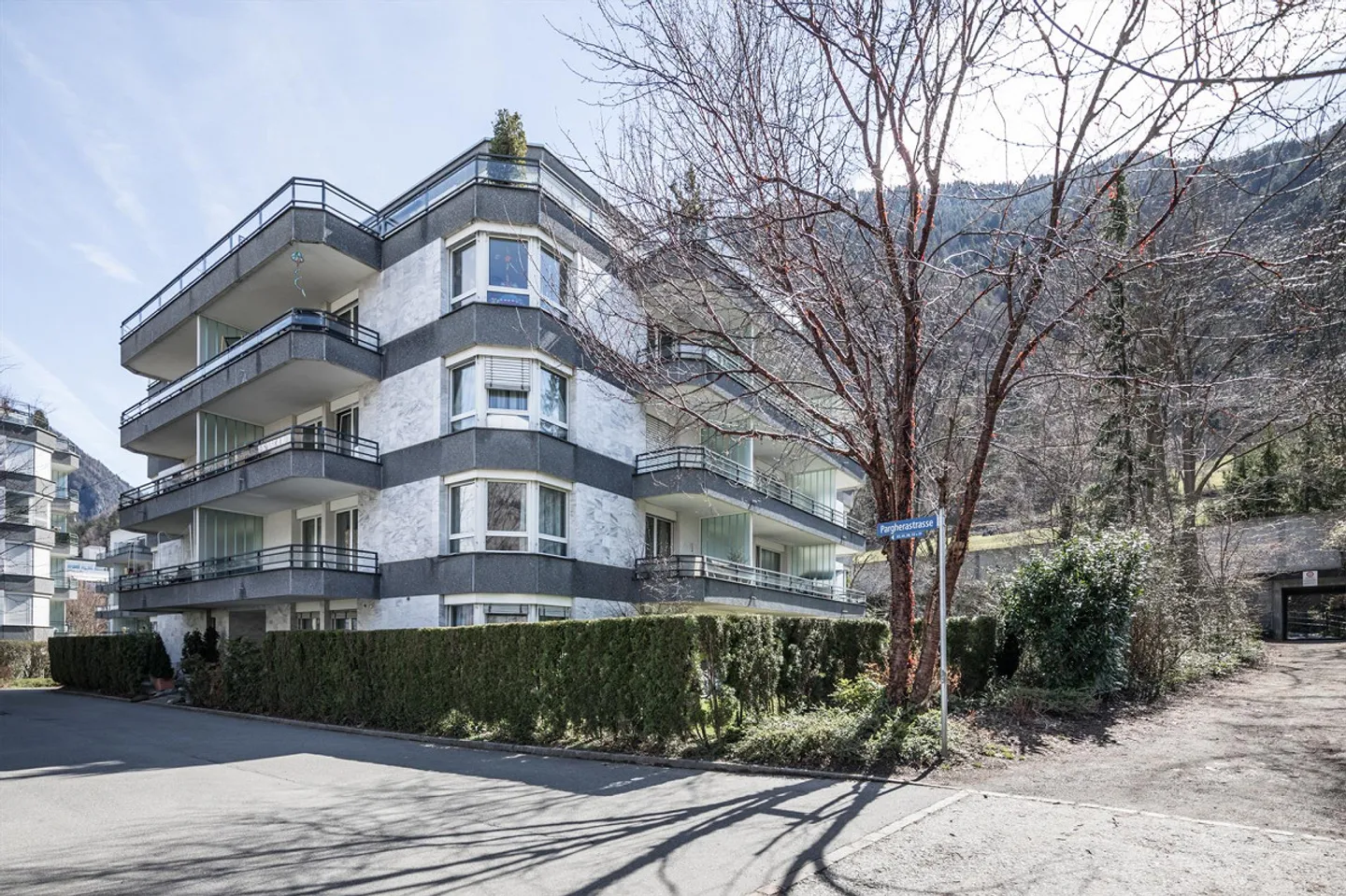 2 1/2 Room Apartment 2nd Floor 2.6 - Photo 2 of 4