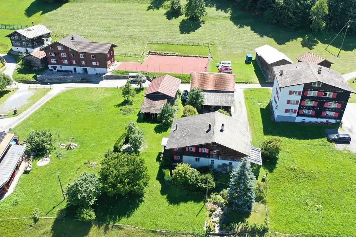 Flond - Maison résidentielle de 5,5 pièces (résidence principale ou secondaire) - Photo 2 sur 4