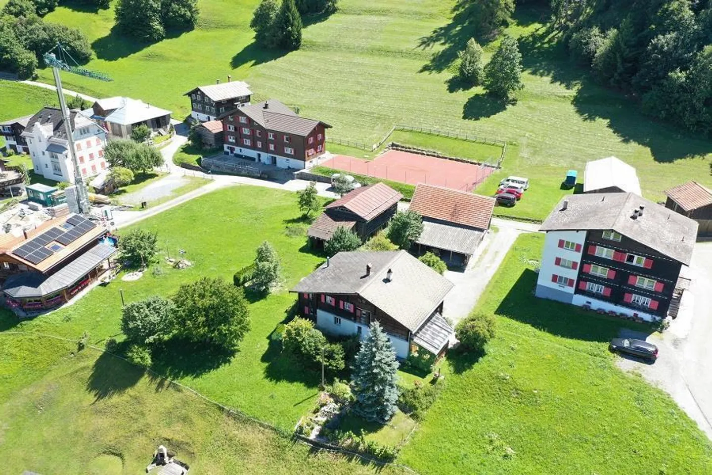 Flond - Maison résidentielle de 5,5 pièces (résidence principale ou secondaire) - Photo 3 sur 4