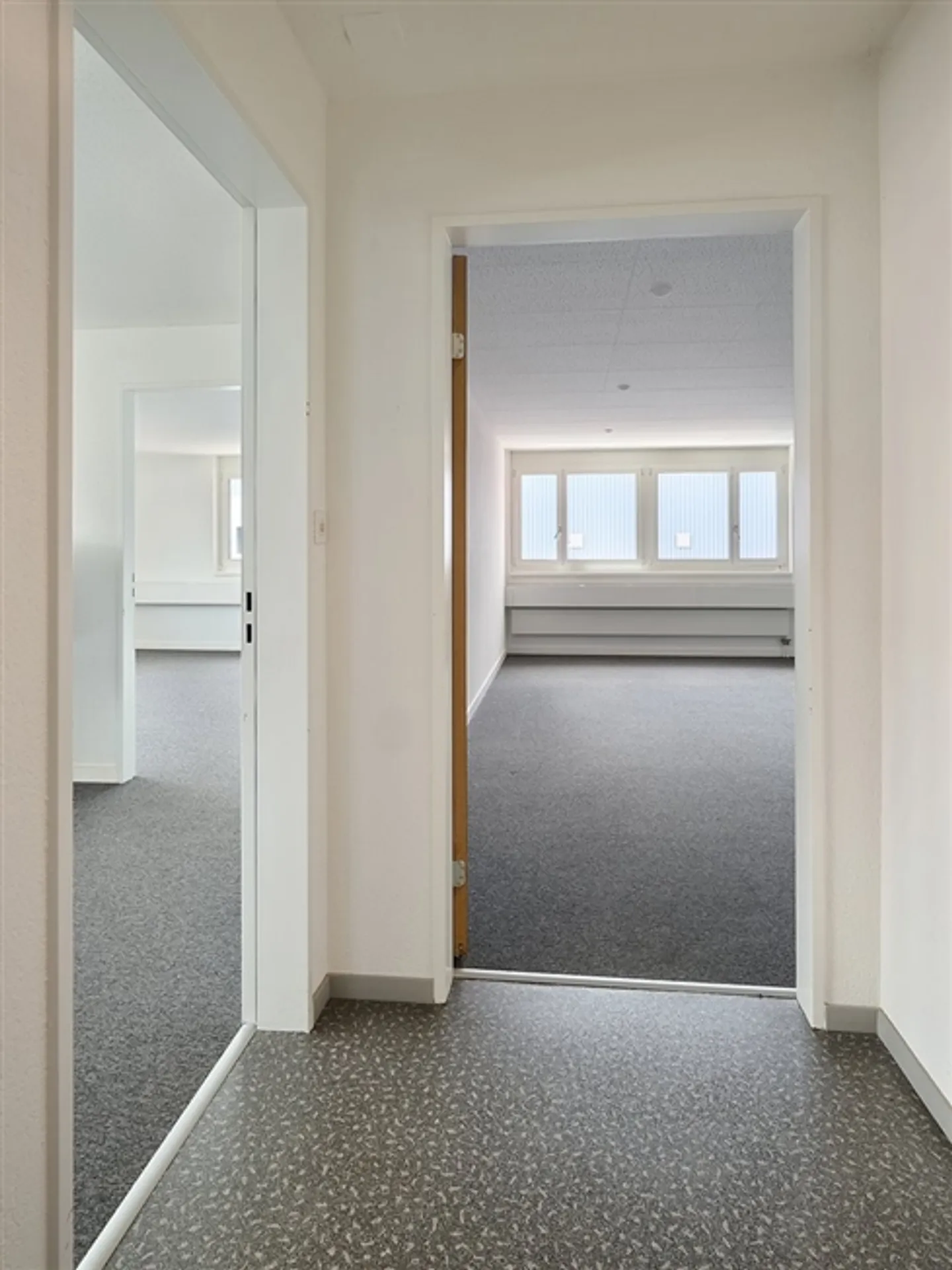 Excellent office spaces at Dreispitz - Photo 7 of 12