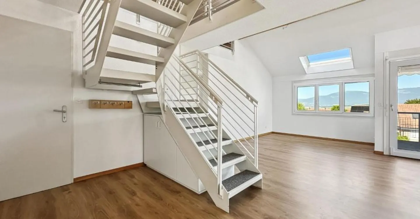 APPARTAMENTO DUPLEX DI 6,5 LOCALI DI 165 M2 CON BALCONE - Foto 4 di 13
