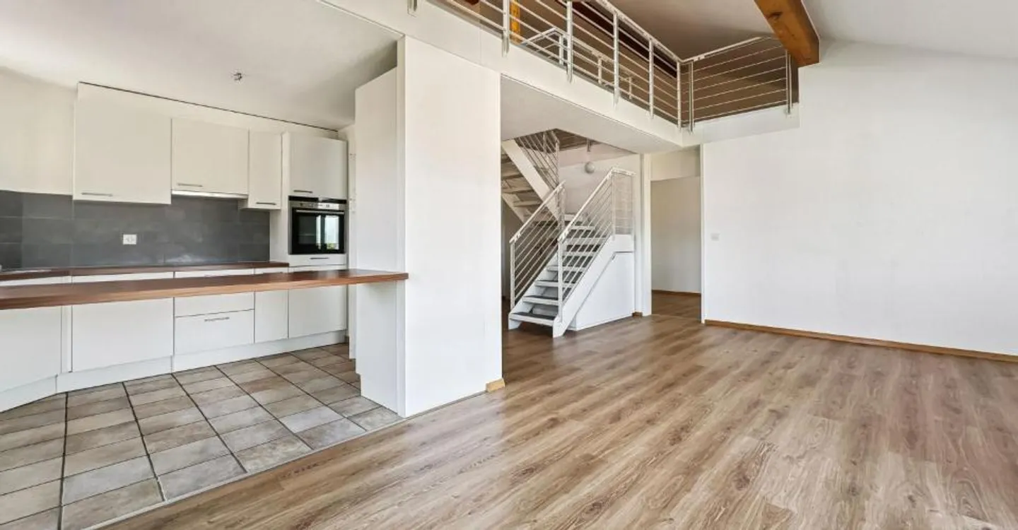 APPARTAMENTO DUPLEX DI 6,5 LOCALI DI 165 M2 CON BALCONE - Foto 5 di 13