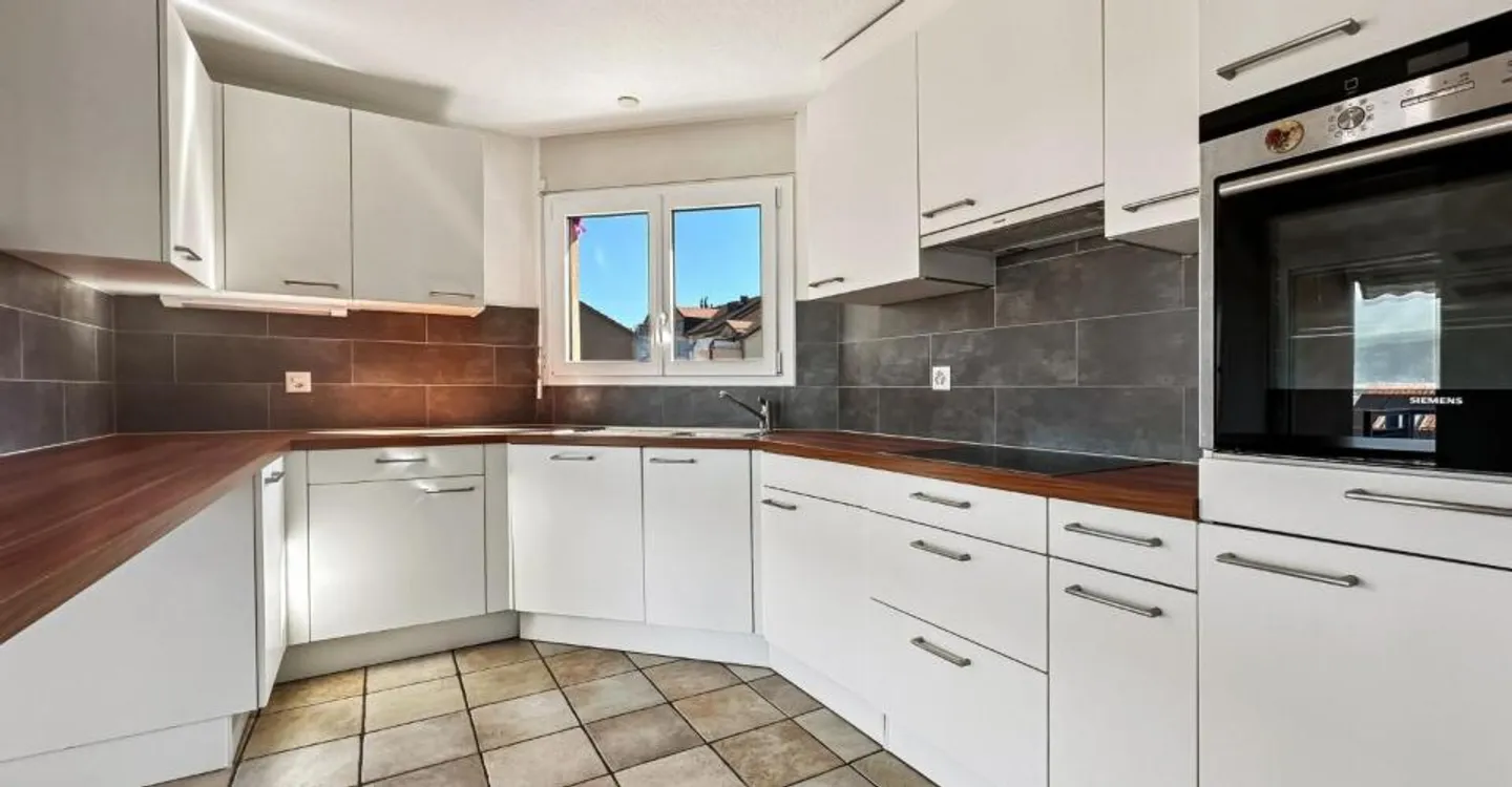 APPARTAMENTO DUPLEX DI 6,5 LOCALI DI 165 M2 CON BALCONE - Foto 8 di 13
