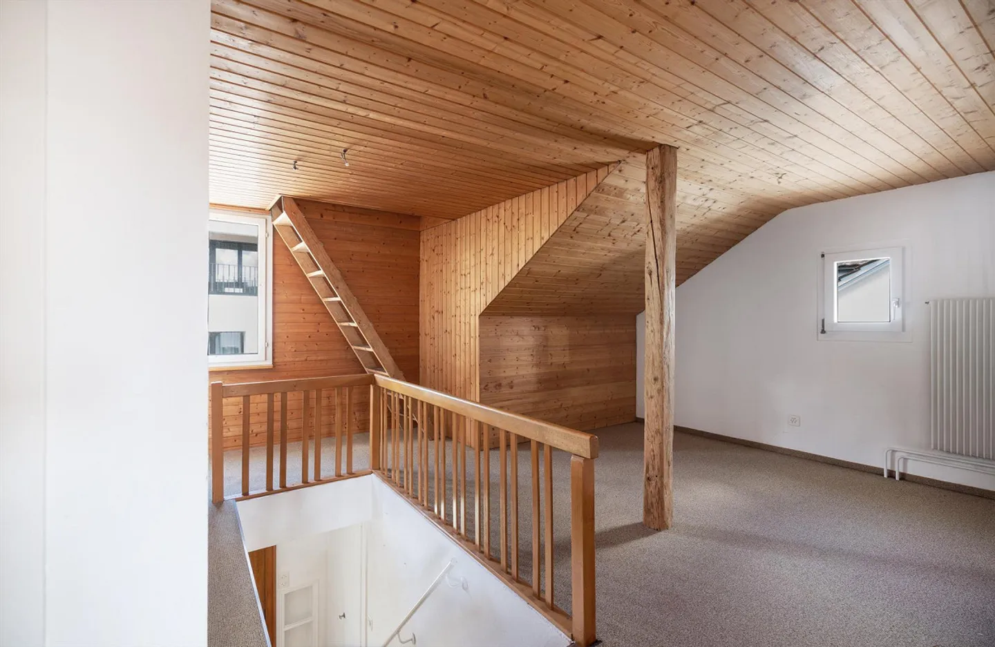 Affascinante casa unifamiliare di 8½ stanze con potenziale versatile - Foto 17 di 20