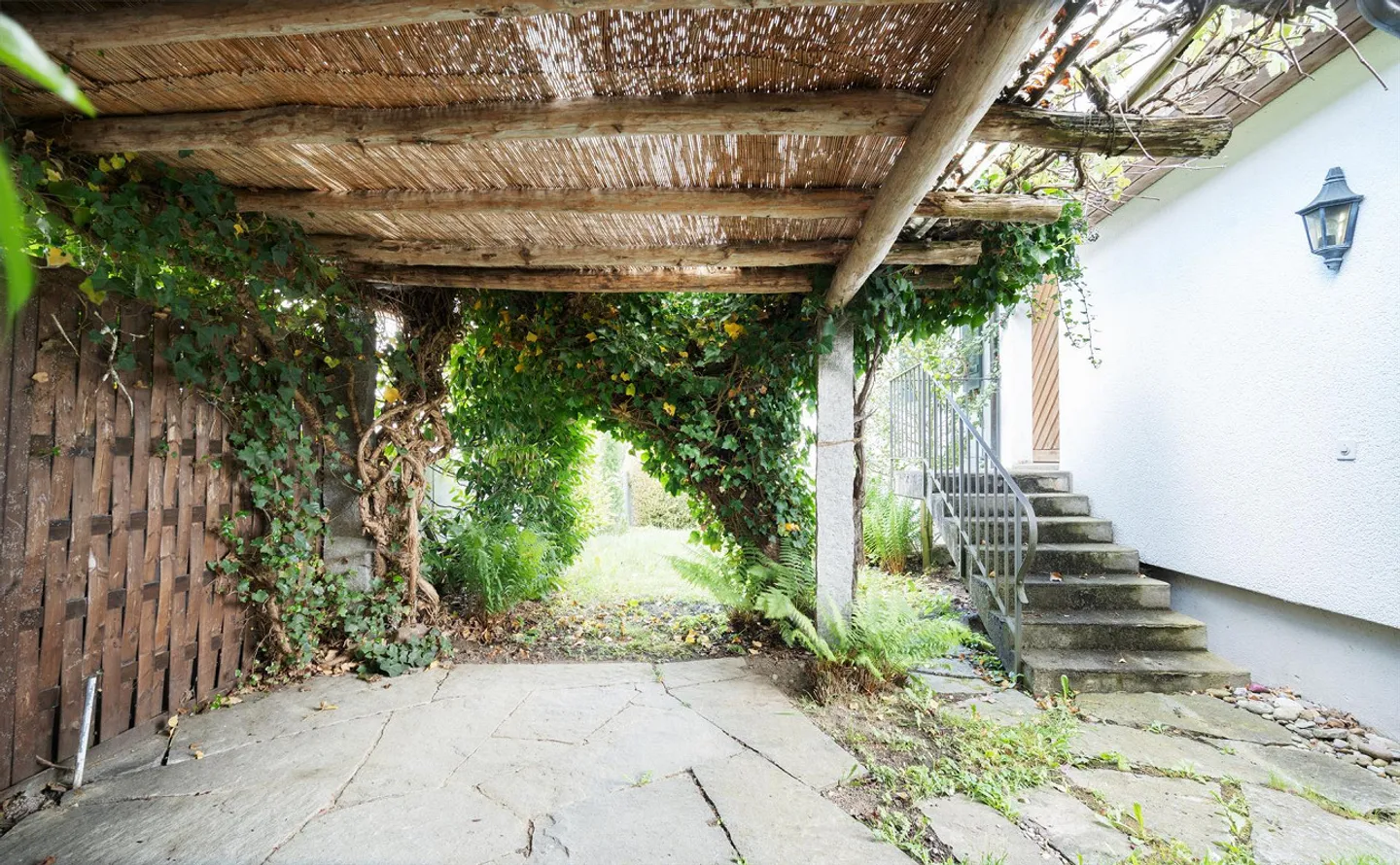 Affascinante casa unifamiliare di 8½ stanze con potenziale versatile - Foto 18 di 20