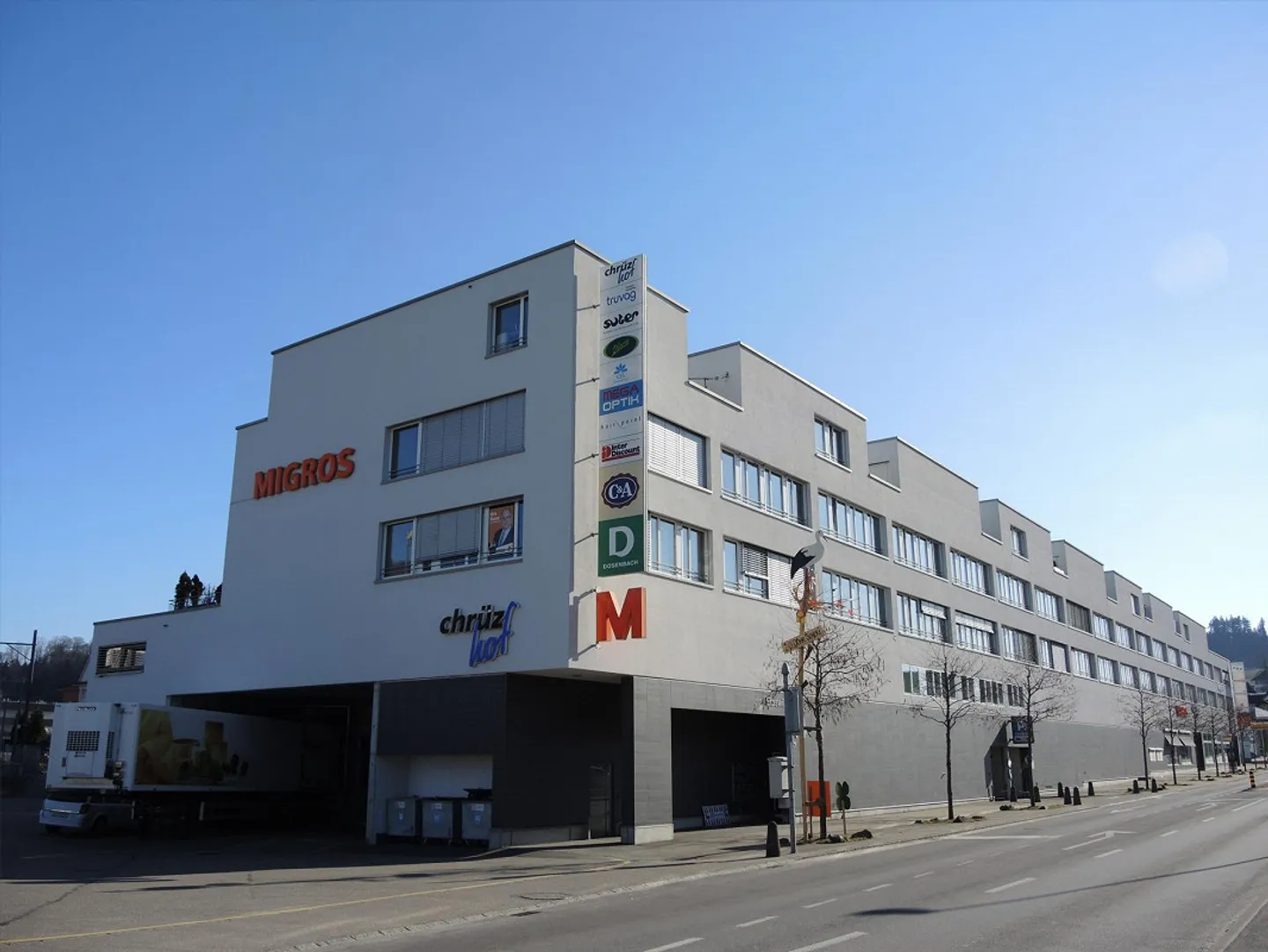 Espace de bureau et de services flexible (82m² ou 201m²) - Photo 1 sur 7